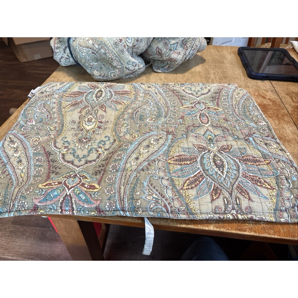 Levtex Home Majestic Reversible Quilt with shams. Full/Queen Discontinued